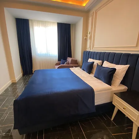 Princely Nisantasi *